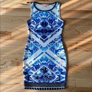 Super comfy and stretchy material !! Size small